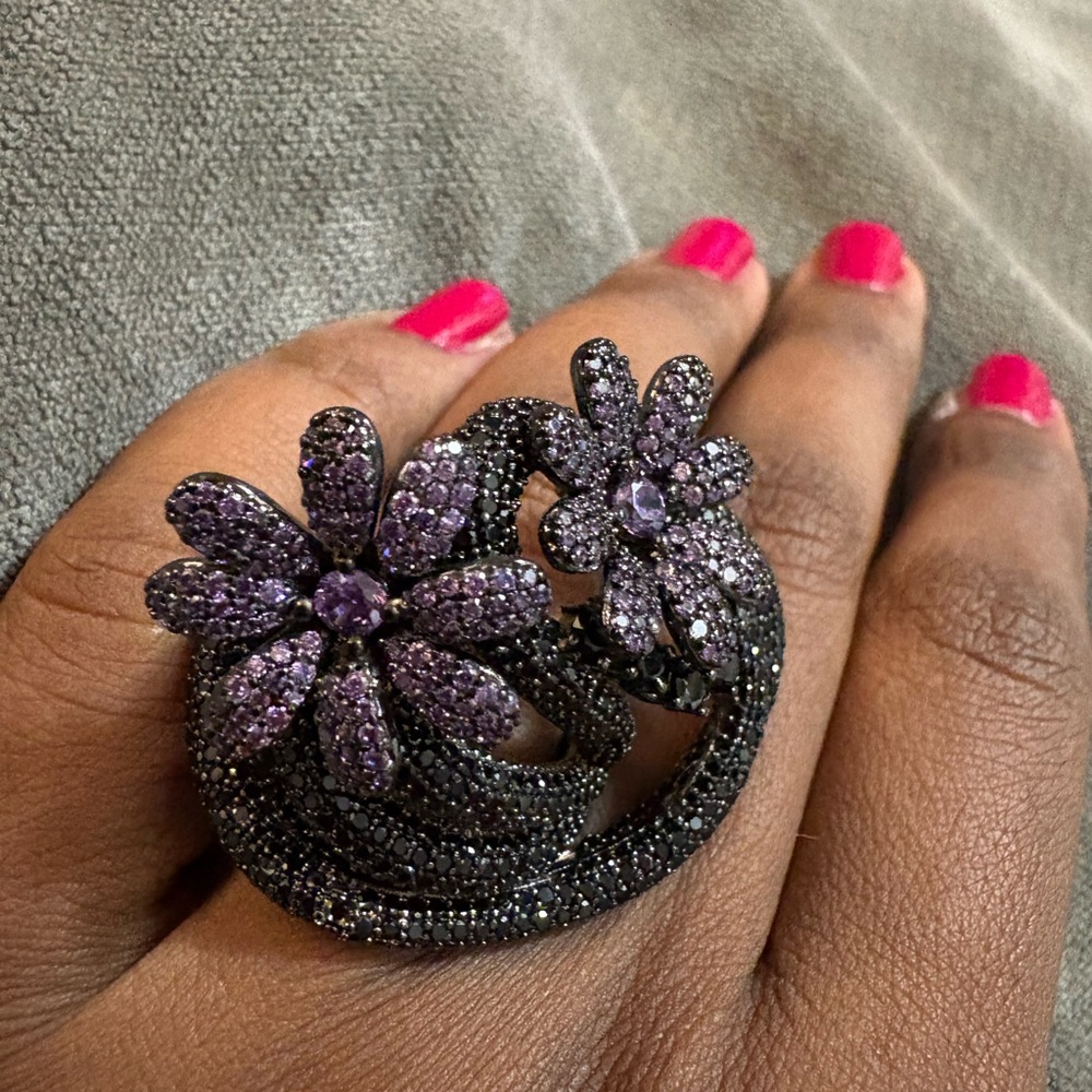 nOir JewelryElegant Purple and Black Floral Ring, NWT